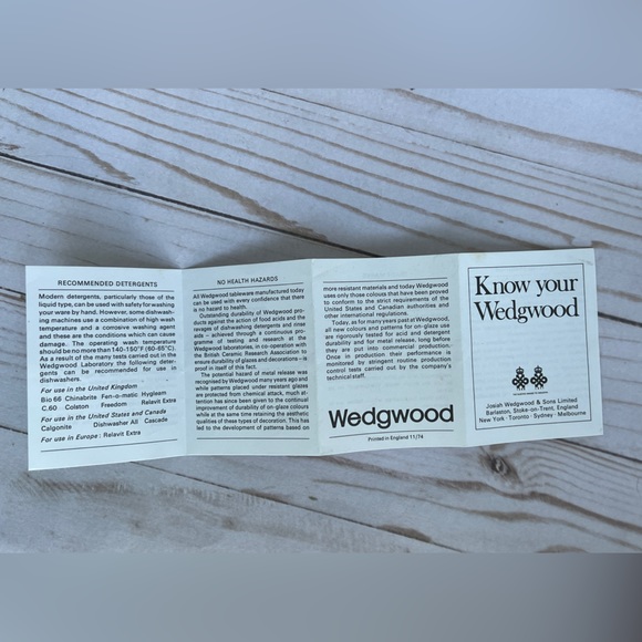 Wedgewood Vintage Blue Jasperware Round Joseph Hewes MA State Seals Series - Picture 6 of 6